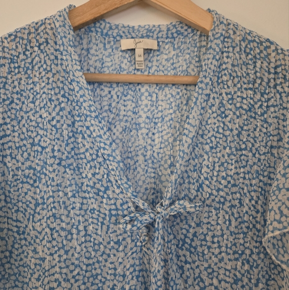 Joie 100% Silk Blue And White Tie Neck Short Sleeve Flutter Top - Picture 3 of 4